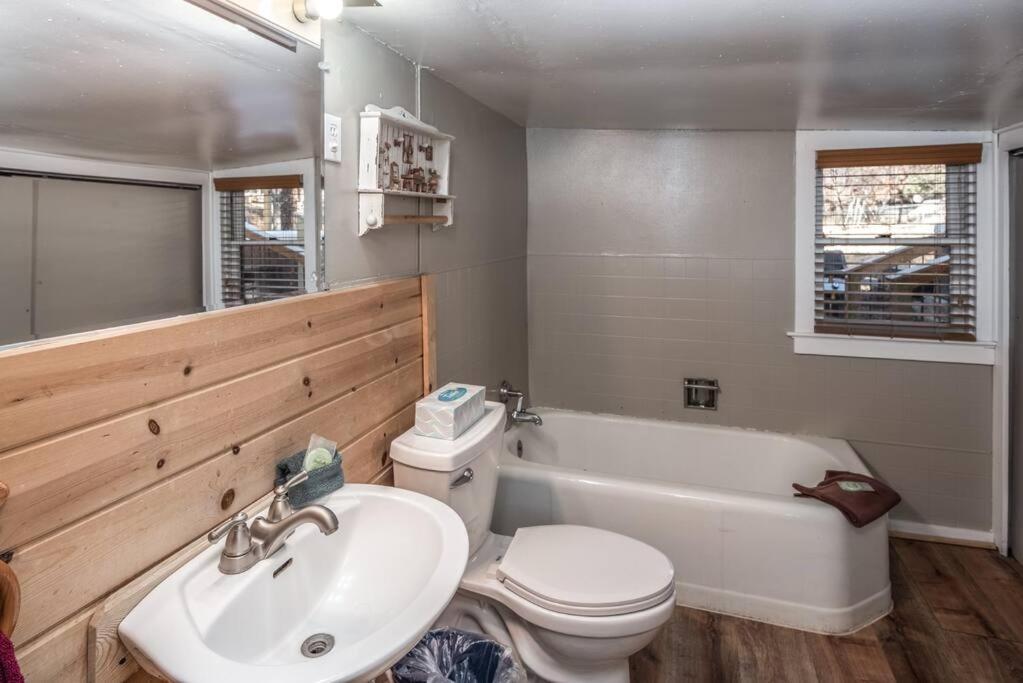 Coyote Cabin - Private Hot Tub - Upper Canyon Рюидозо Екстериор снимка